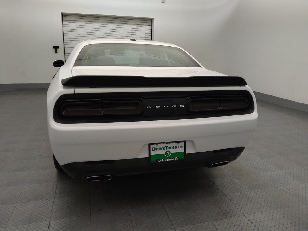 Used 2016 Dodge Challenger SXT RWD image 6