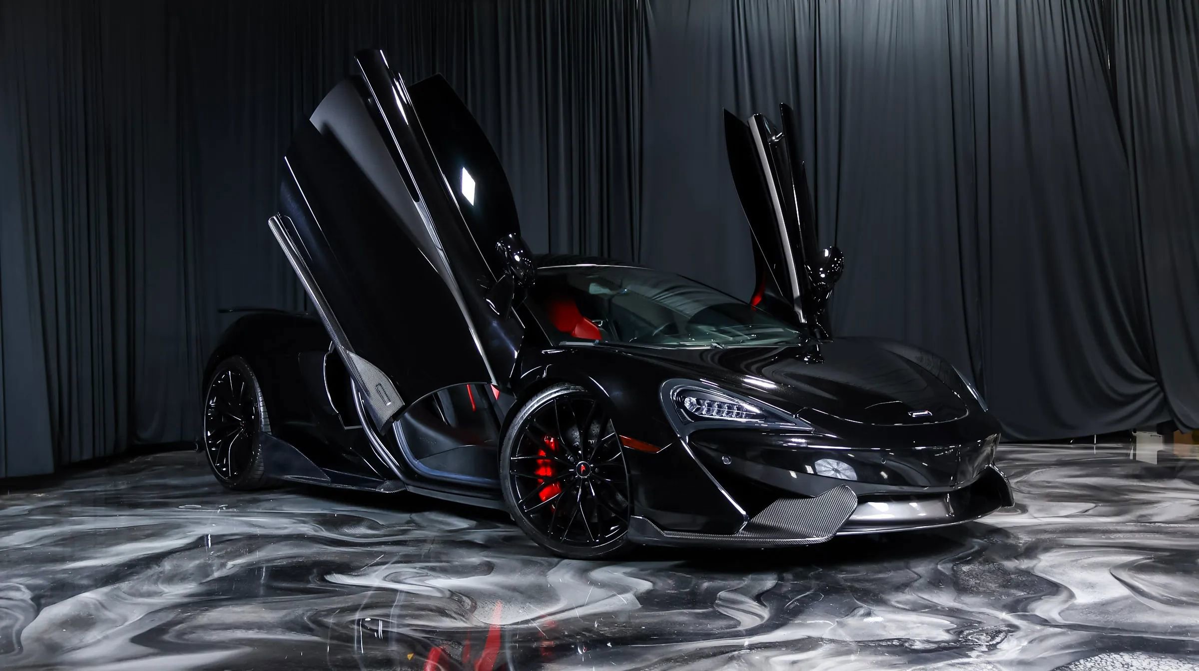 Used 2017 McLaren 570S Coupe RWD image 2