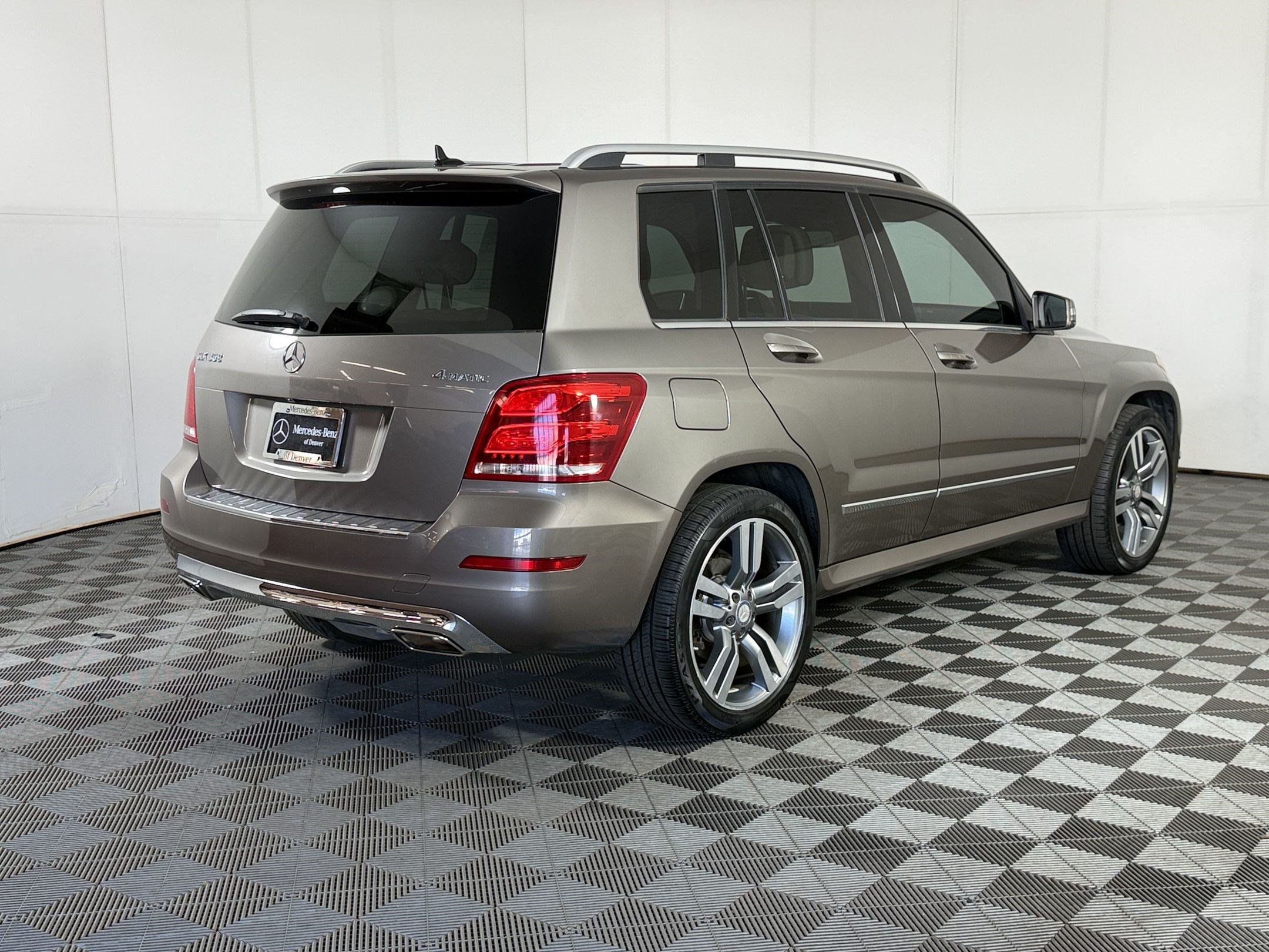 Used 2014 Mercedes-Benz GLK 350 4MATIC image 9