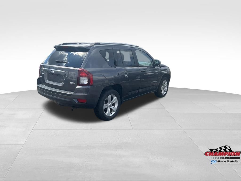 Used 2017 Jeep Compass Latitude image 5