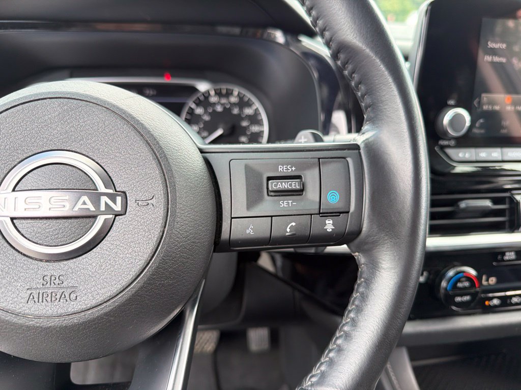 Used 2024 Nissan Pathfinder SV FWD image 17