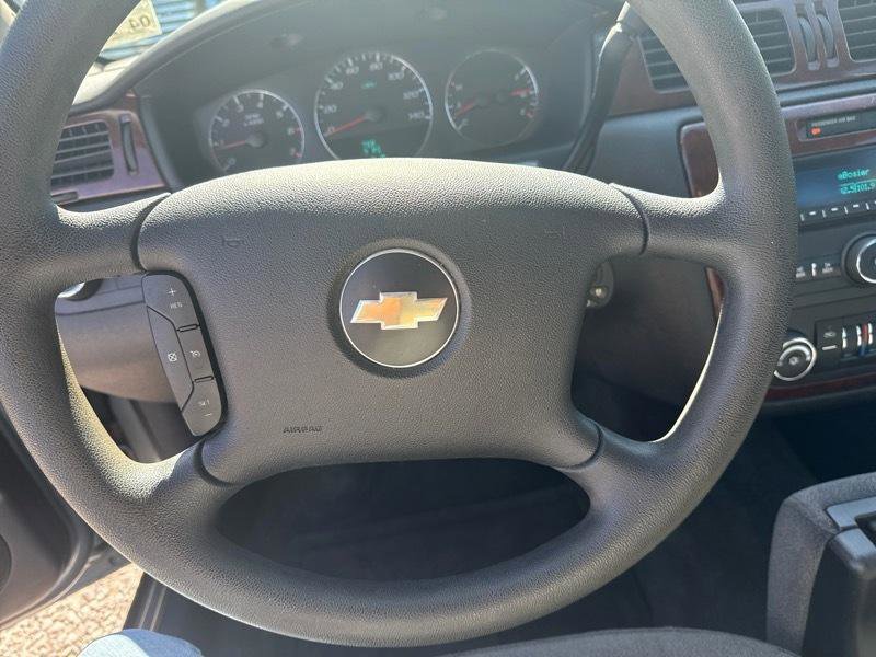 Used 2008 Chevrolet Impala LT FWD image 14