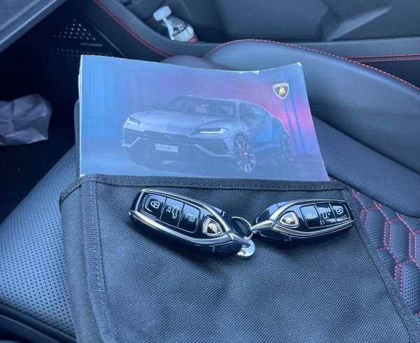 Used 2024 Lamborghini Urus S image 2