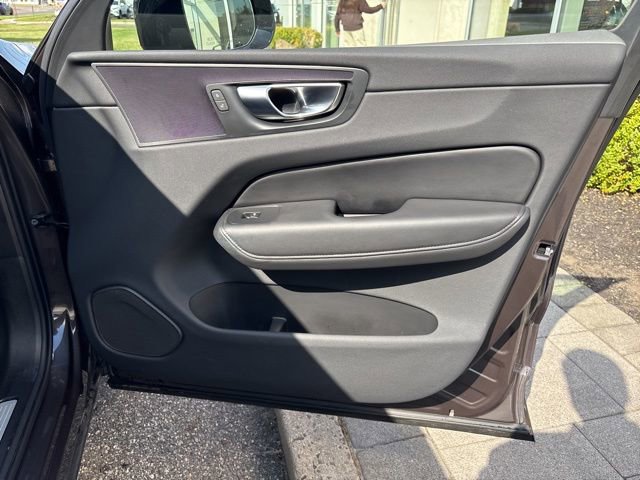 Used 2025 Volvo XC60 B5 Plus AWD/4WD image 15