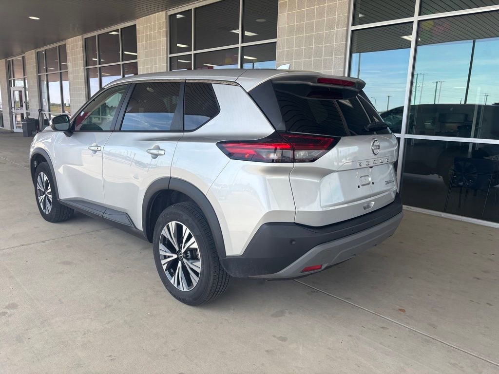 Used 2022 Nissan Rogue SV AWD/4WD image 6