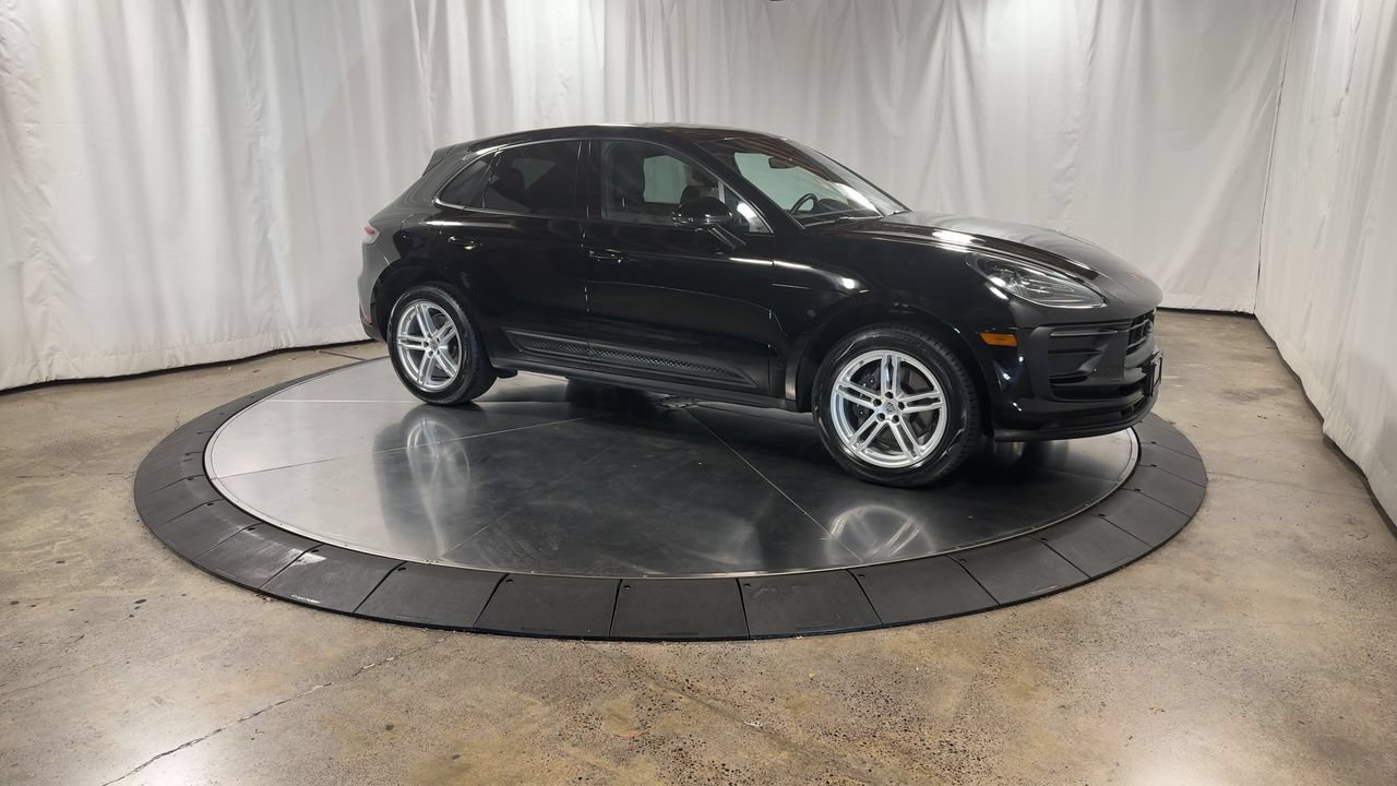 Used 2024 Porsche Macan AWD/4WD image 7