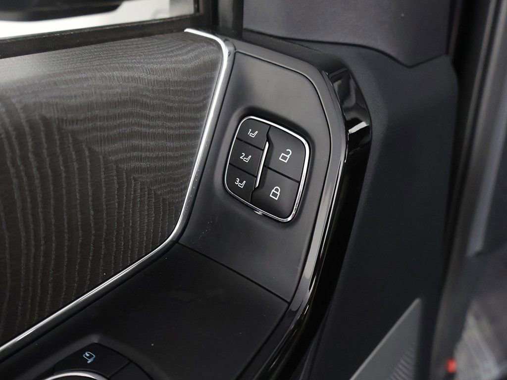 Used 2023 Ford F150 Lightning Platinum image 41