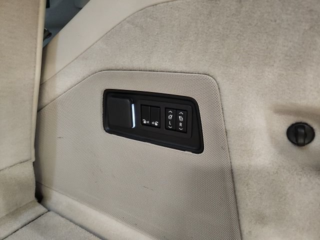 Used 2023 Cadillac Escalade Premium Luxury Platinum AWD/4WD image 30