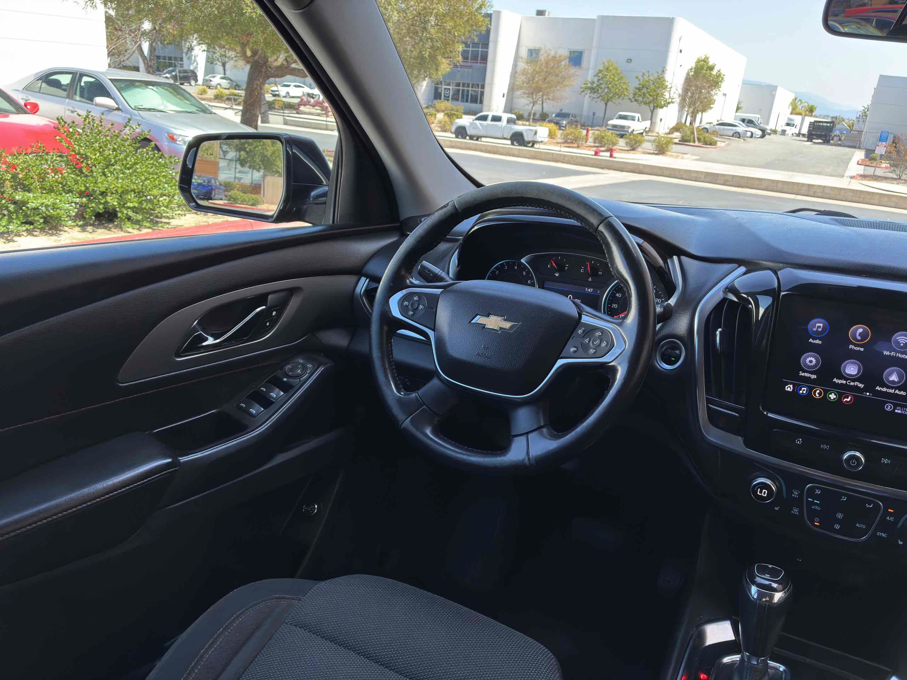 Used 2020 Chevrolet Traverse LT FWD image 16