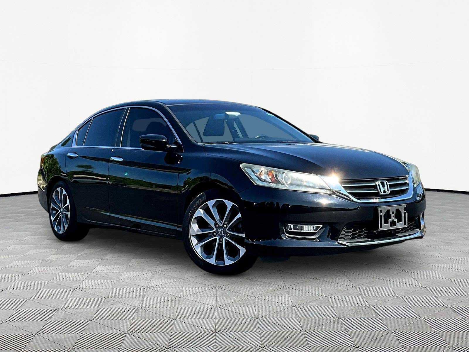 Used 2013 Honda Accord Sport image 3
