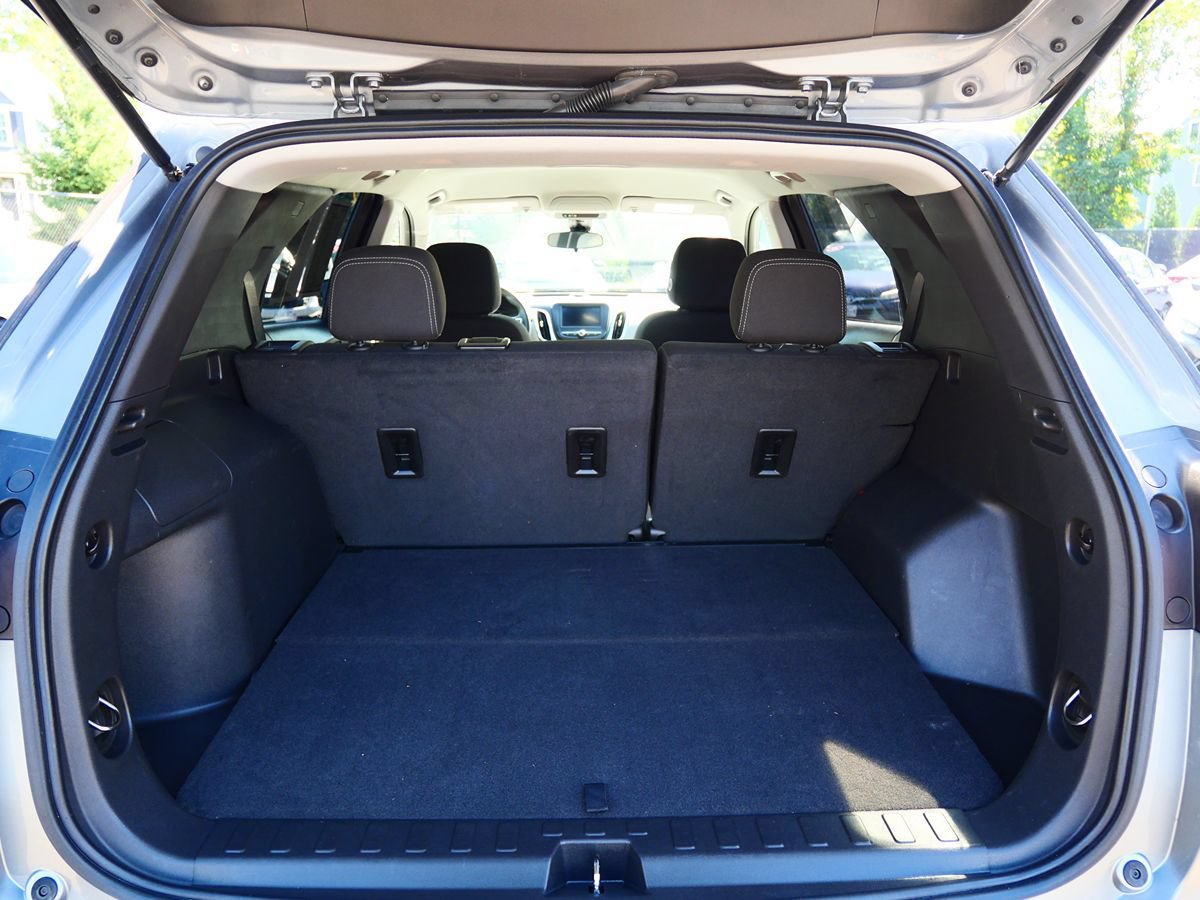 Used 2023 Chevrolet Equinox LS w/ LPO, Floor Liner Package AWD/4WD image 58