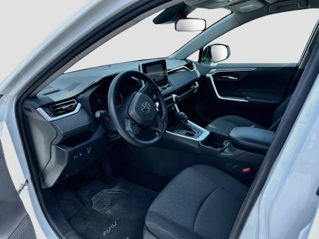 Used 2023 Toyota RAV4 XLE AWD/4WD image 9