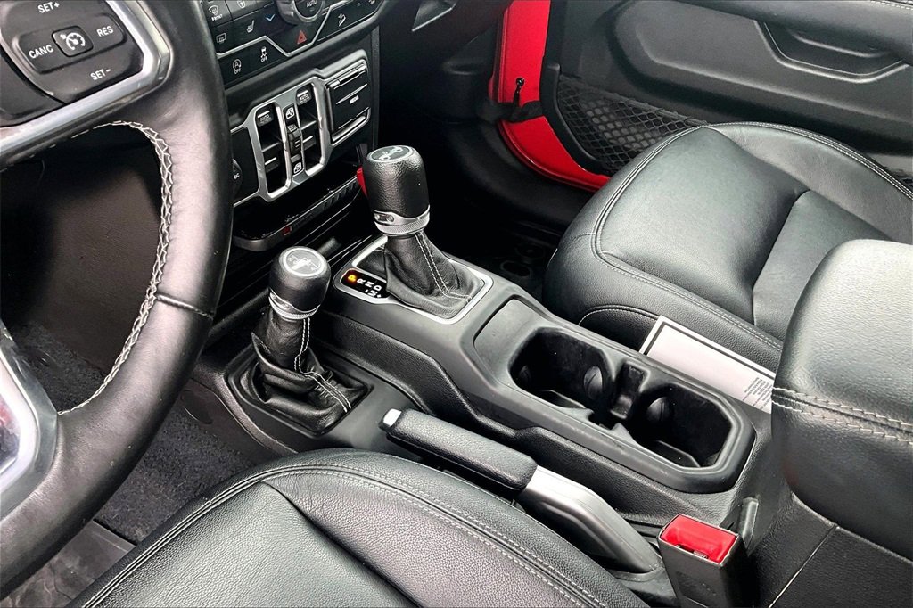 Used 2018 Jeep Wrangler Unlimited Sahara image 14