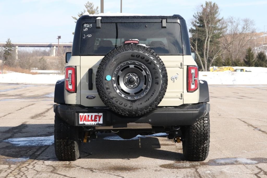 New 2025 Ford Bronco Badlands image 7
