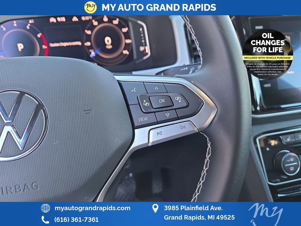 Used 2022 Volkswagen Atlas Cross Sport SE image 16