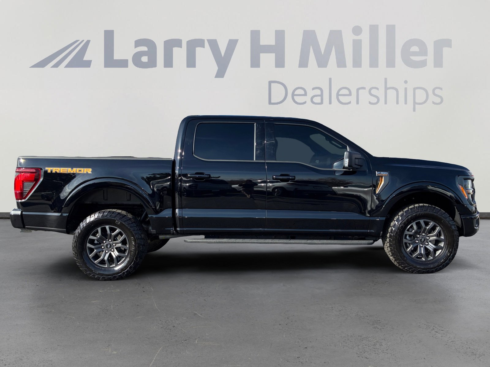 Used 2025 Ford F150 Tremor w/ Mobile Office Package image 6