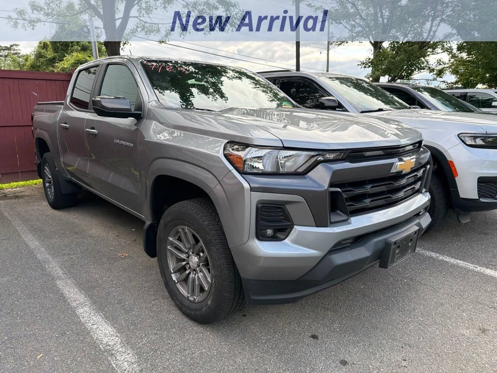 Certified 2023 Chevrolet Colorado LT w/ LT Convenience Package II AWD/4WD image 2