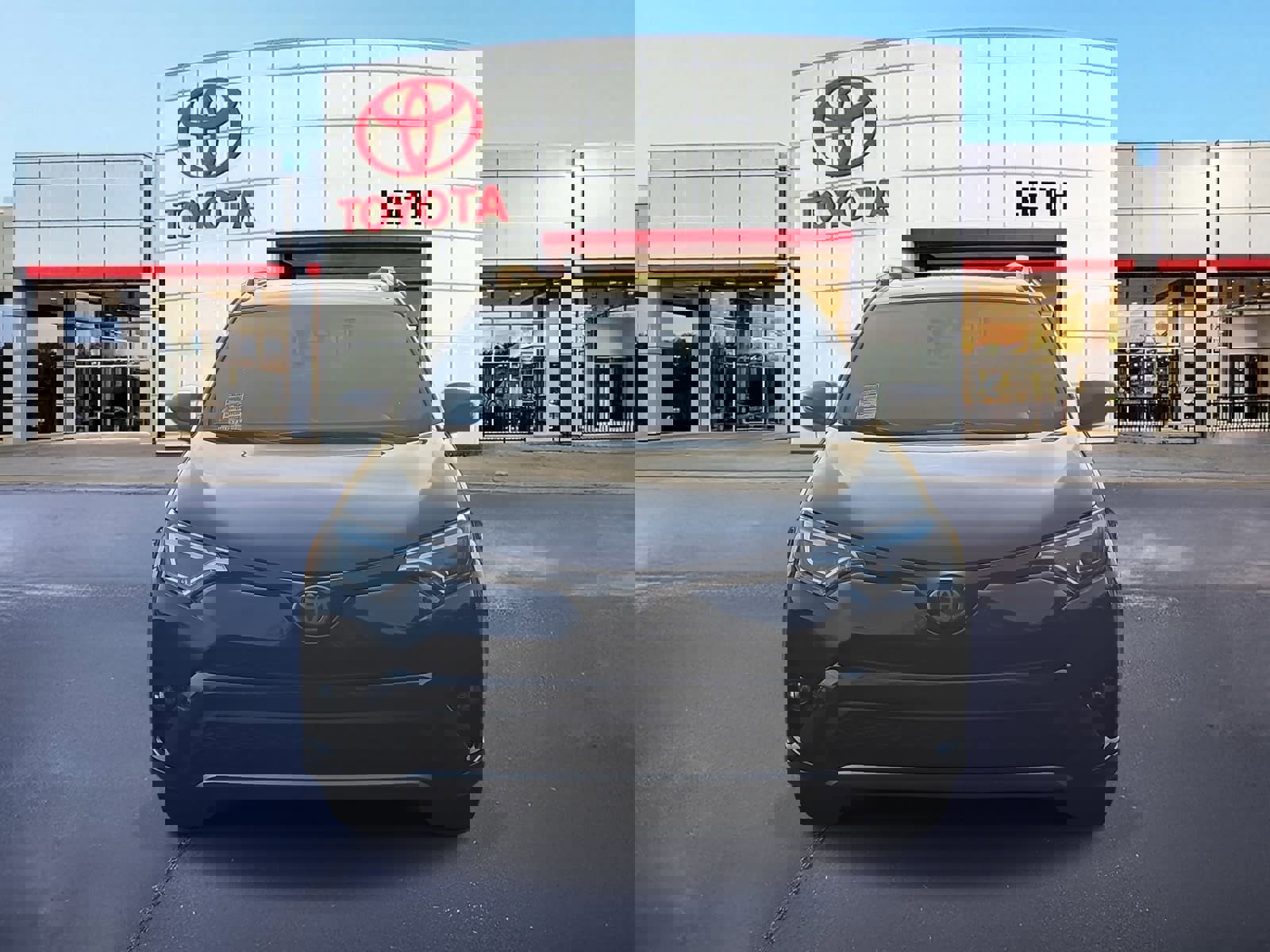 Used 2017 Toyota RAV4 SE w/ Power Special Value Package image 2