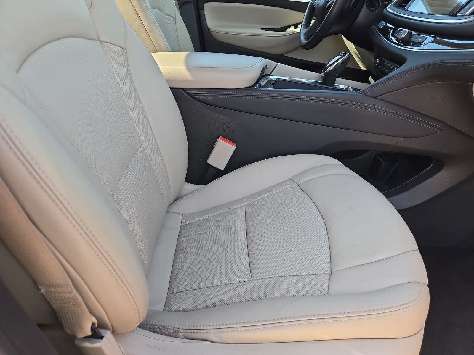 Used 2018 Buick Enclave Premium w/ Experience Buick Package FWD image 21