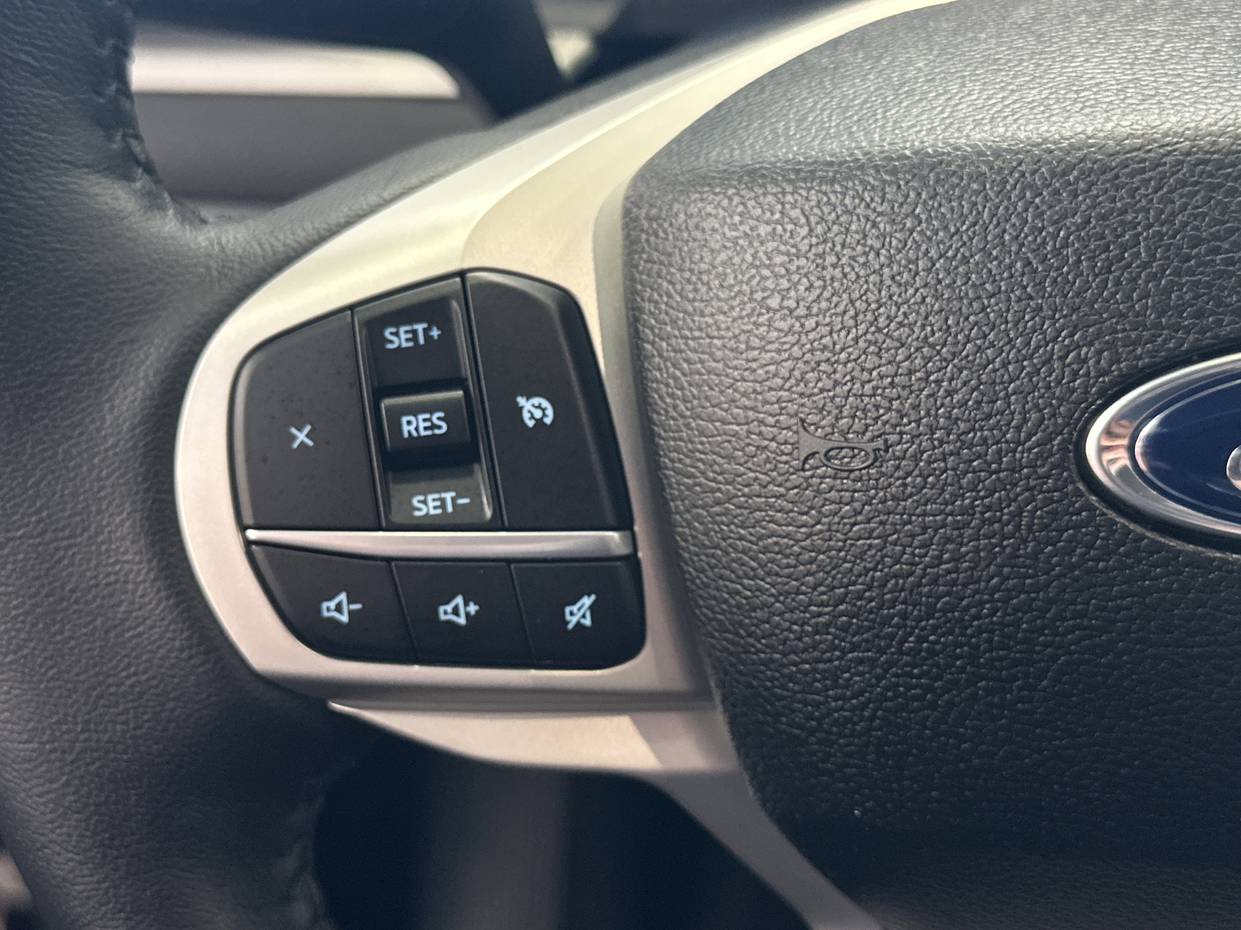 Used 2023 Ford Explorer XLT w/ Equipment Group 202A image 34