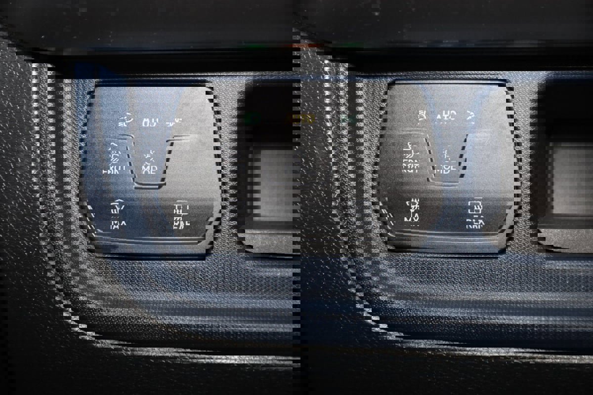 Used 2025 Volkswagen ID. Buzz Pro S image 30