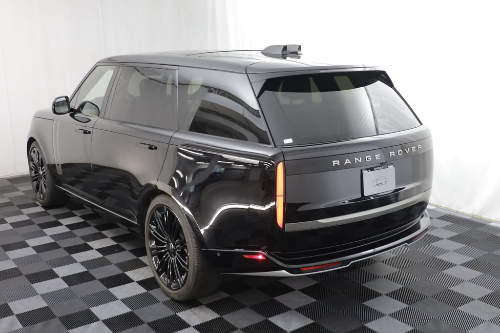 Used 2024 Land Rover Range Rover Long Wheelbase SE AWD/4WD image 16