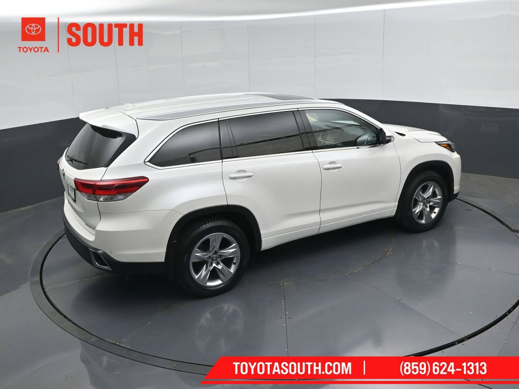 Used 2017 Toyota Highlander Limited AWD/4WD image 50