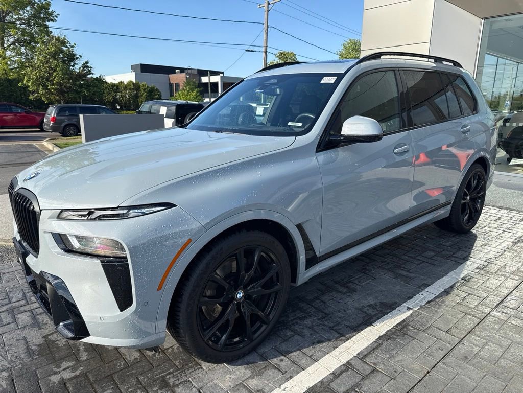 Used 2024 BMW X7 xDrive40i w/ Executive Package AWD/4WD image 1