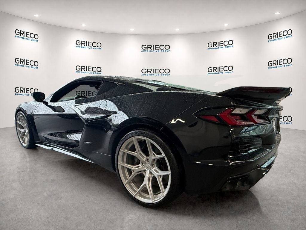 Used 2025 Chevrolet Corvette E-Ray AWD/4WD image 4