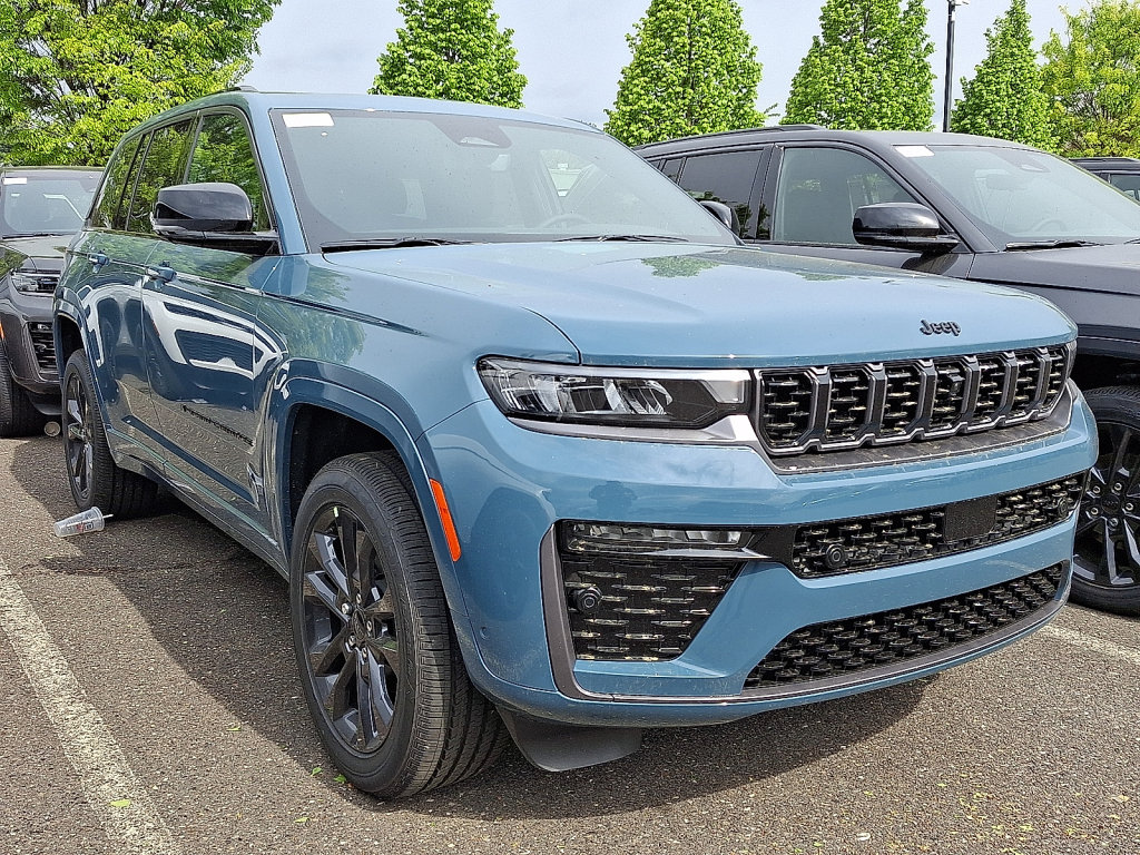 New 2026 Jeep Grand Cherokee Limited AWD/4WD image 3