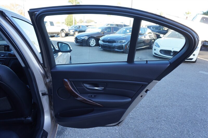 Used 2014 BMW 328i Sedan RWD image 32