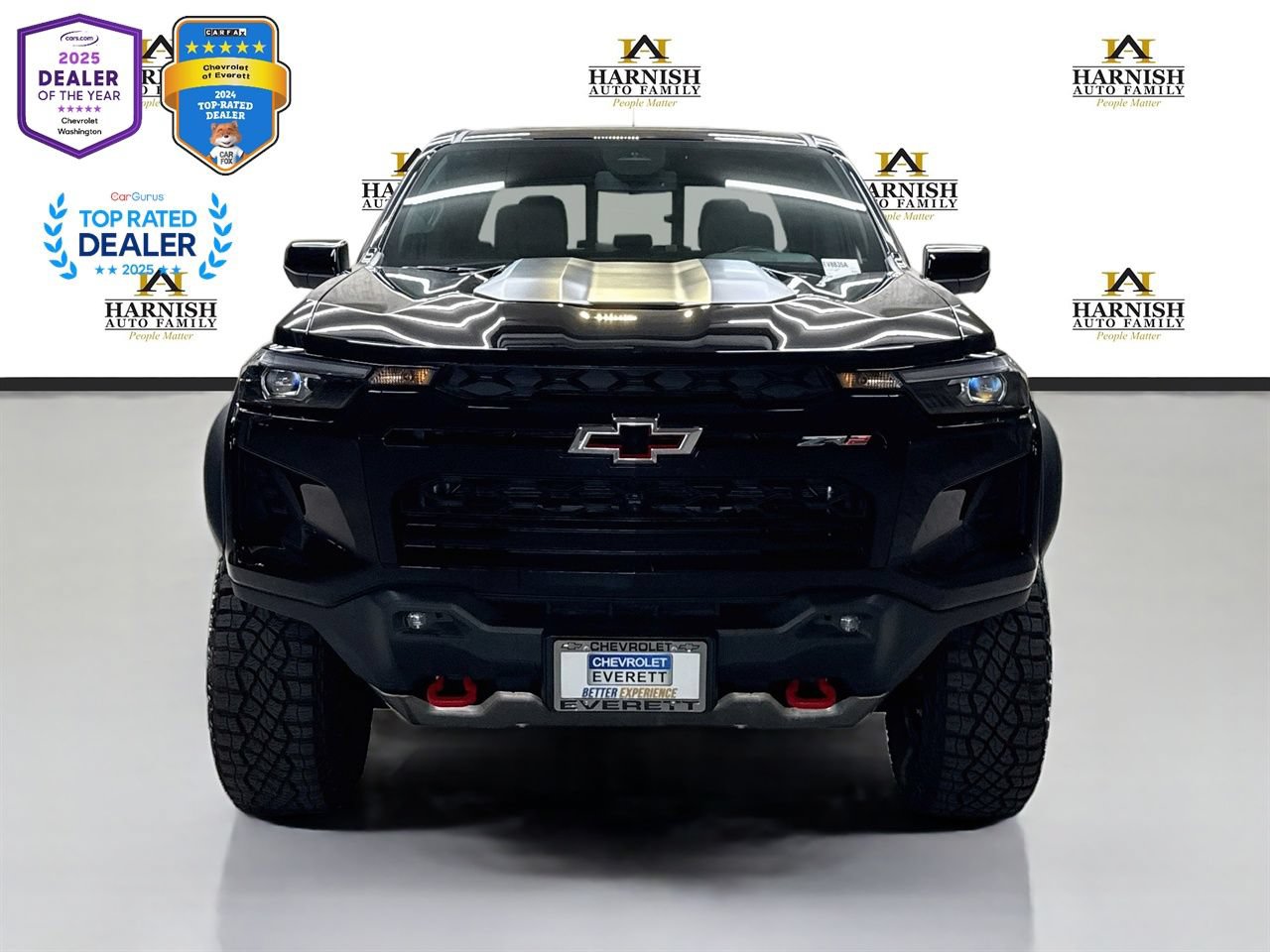 Used 2025 Chevrolet Colorado ZR2 w/ Technology Package AWD/4WD image 2