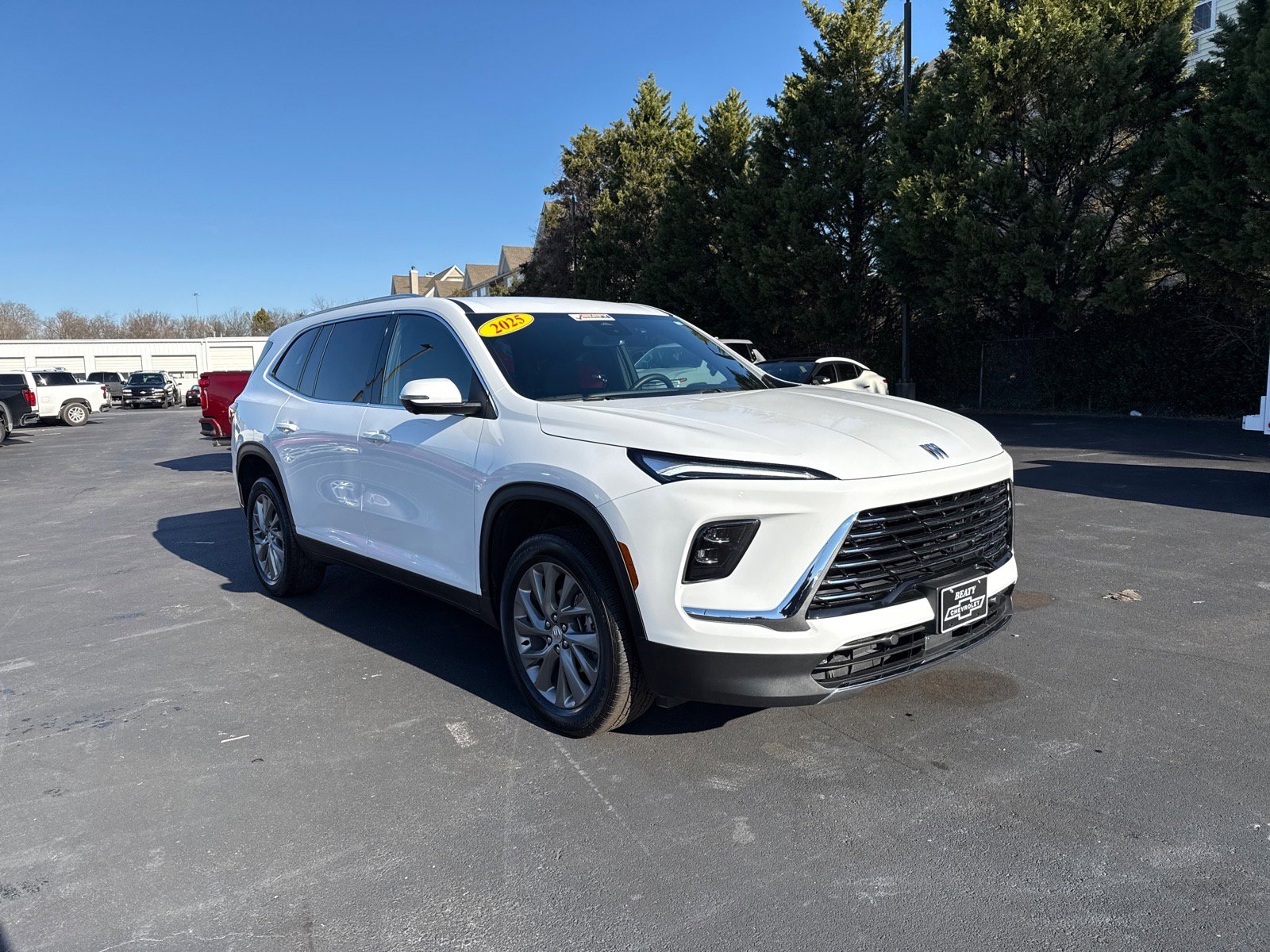 Used 2025 Buick Enclave Preferred image 1