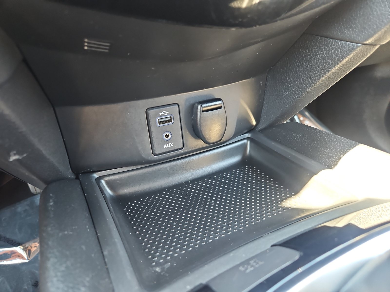 Used 2017 Nissan Rogue SV FWD image 20