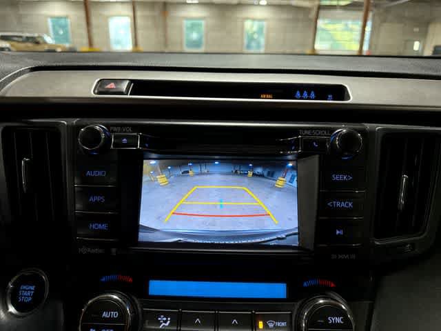 Used 2018 Toyota RAV4 XLE AWD/4WD image 24