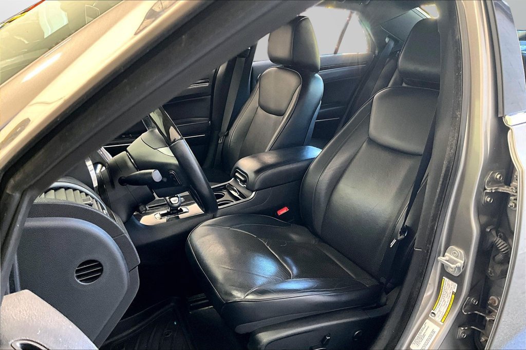 Used 2014 Chrysler 300 C w/ Beats Audio Group AWD/4WD image 20