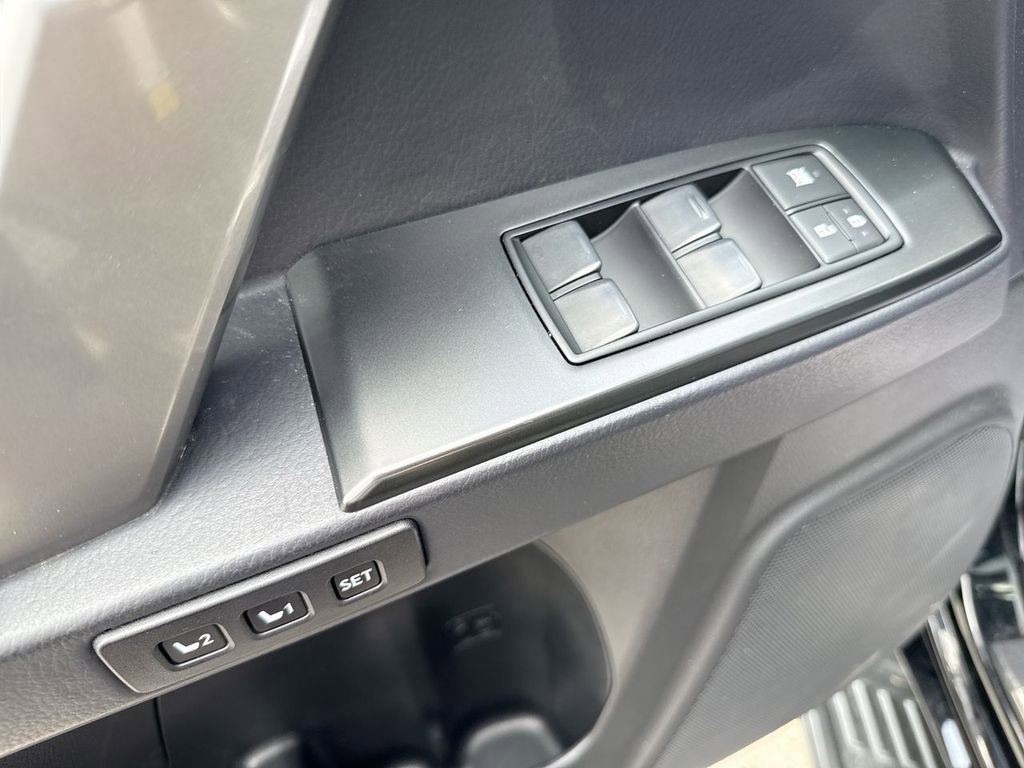 Used 2022 Lexus GX 460 Premium w/ Accessory Package AWD/4WD image 13