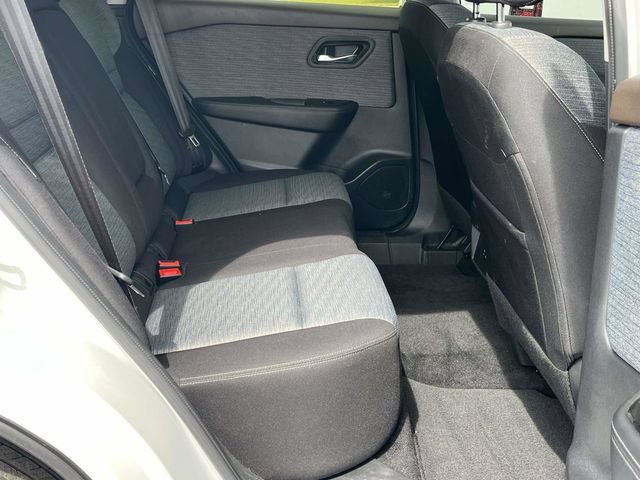 Used 2023 Nissan Rogue SV FWD image 21