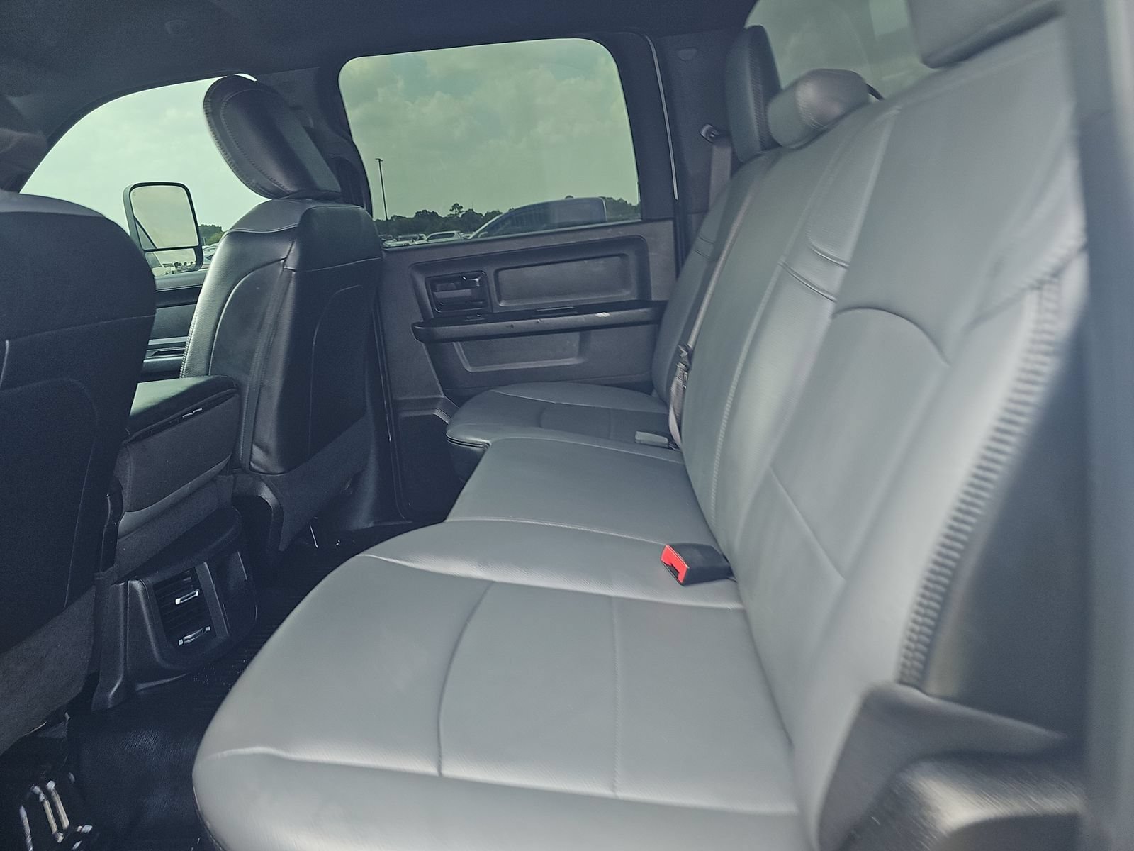 Used 2021 RAM 2500 Tradesman w/ Chrome Appearance Group AWD/4WD image 9