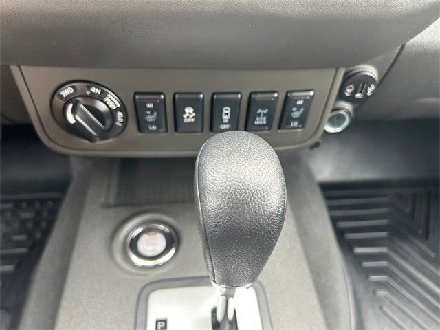 Used 2021 Nissan Frontier PRO-4X w/ Pro-4x Utility Package AWD/4WD image 26