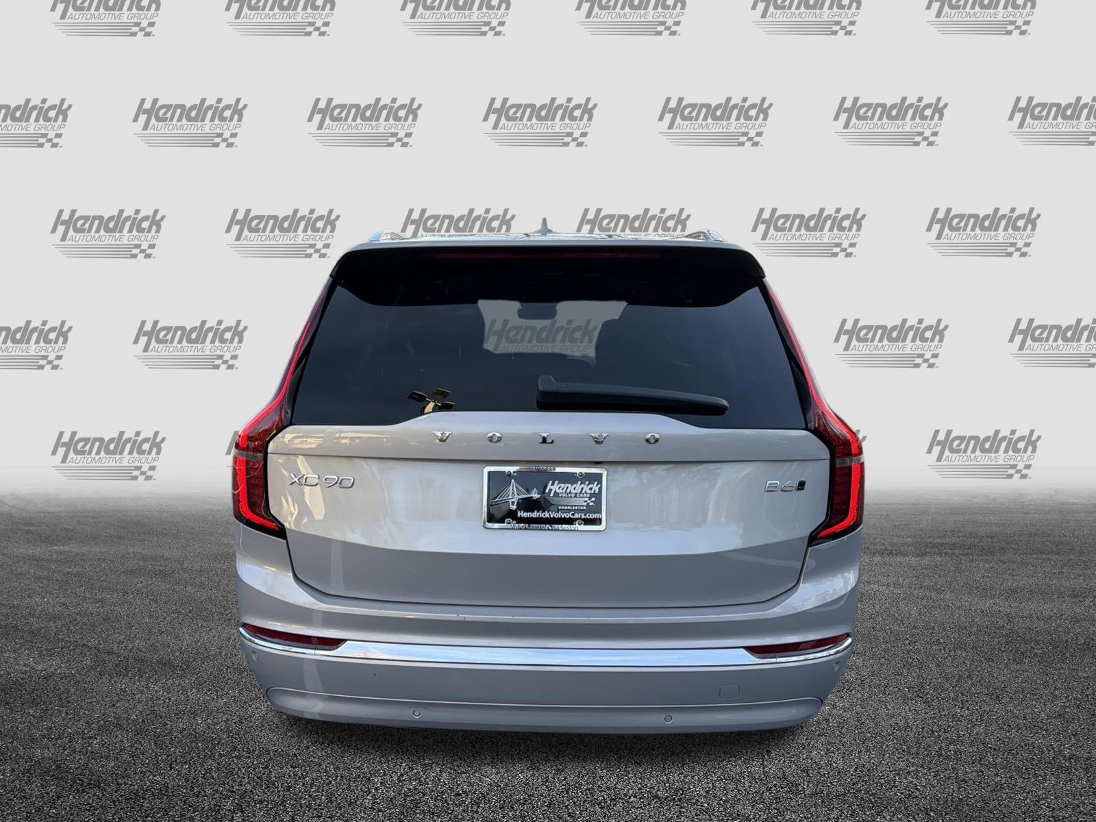 Certified 2025 Volvo XC90 B6 Plus image 9