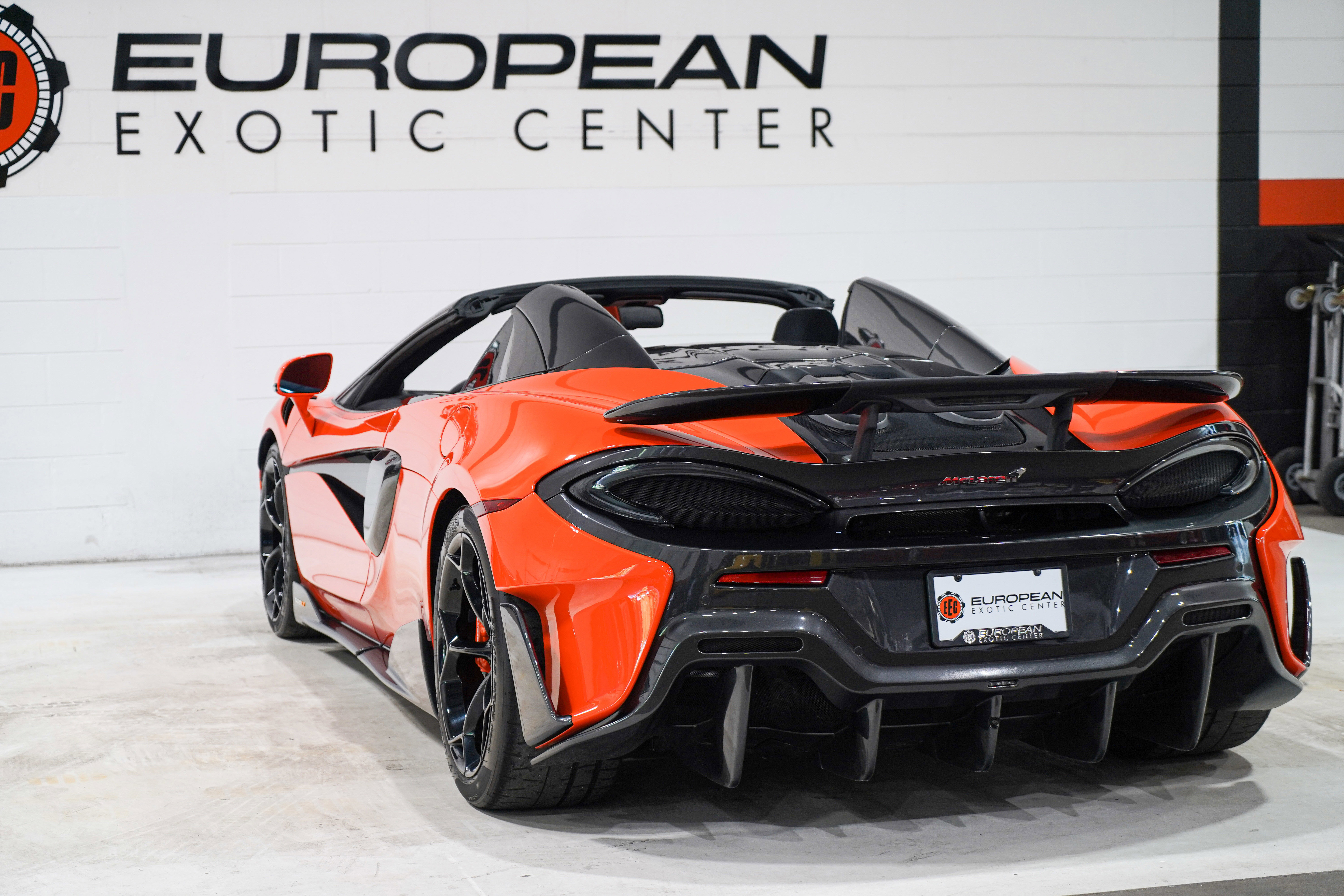 Used 2020 McLaren 600LT Spider RWD image 36
