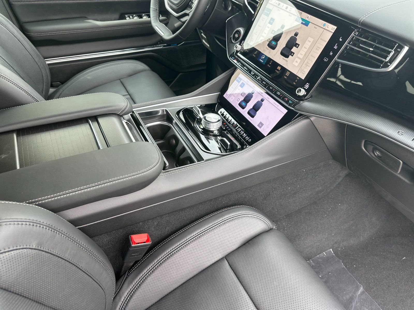 New 2026 Jeep Grand Wagoneer L Summit image 17