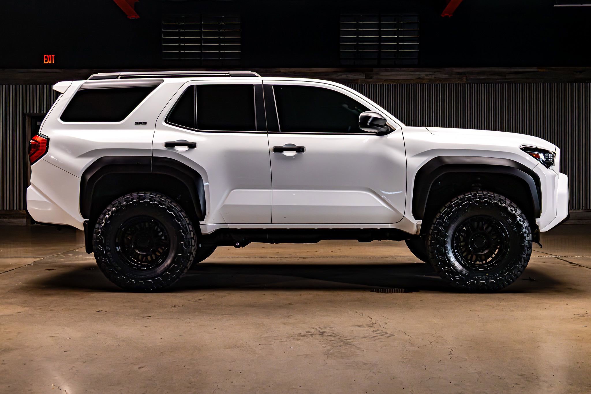 Used 2025 Toyota 4Runner SR5 AWD/4WD image 11