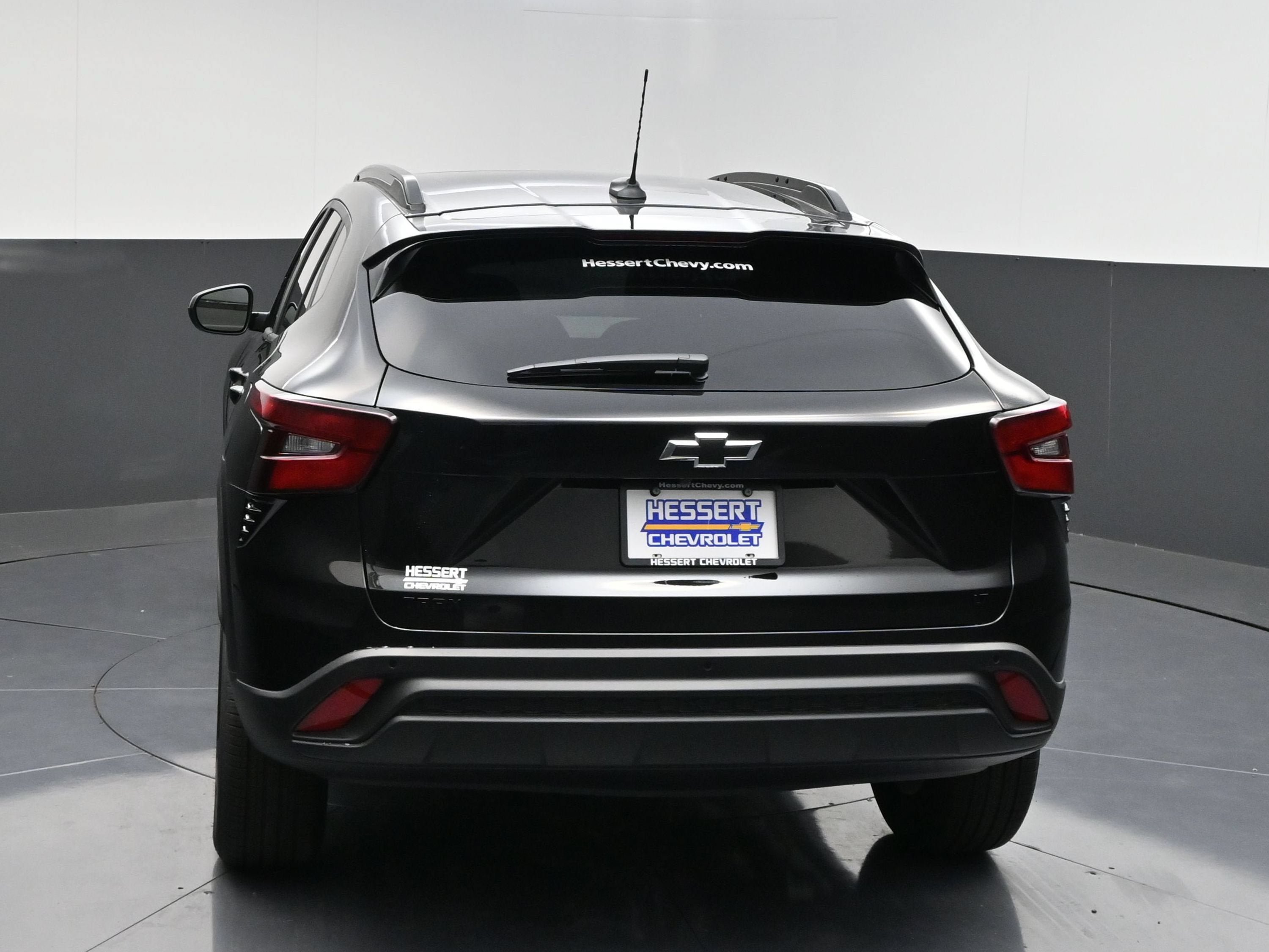 New 2026 Chevrolet Trax LT w/ Sunroof Package FWD image 7