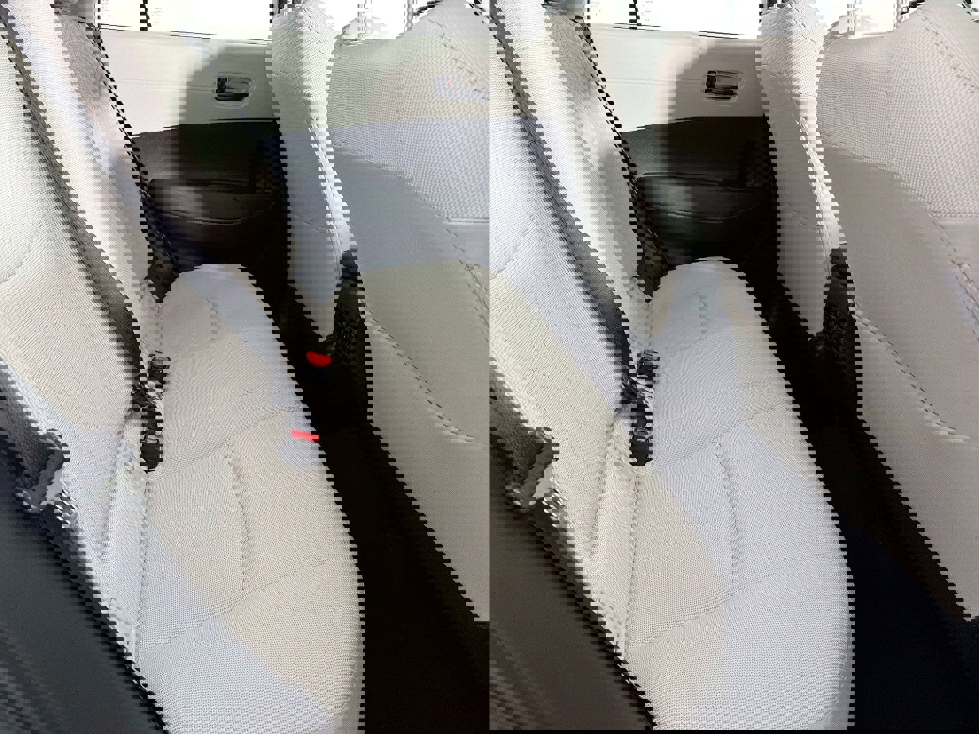 Used 2024 Toyota Corolla Cross L image 33