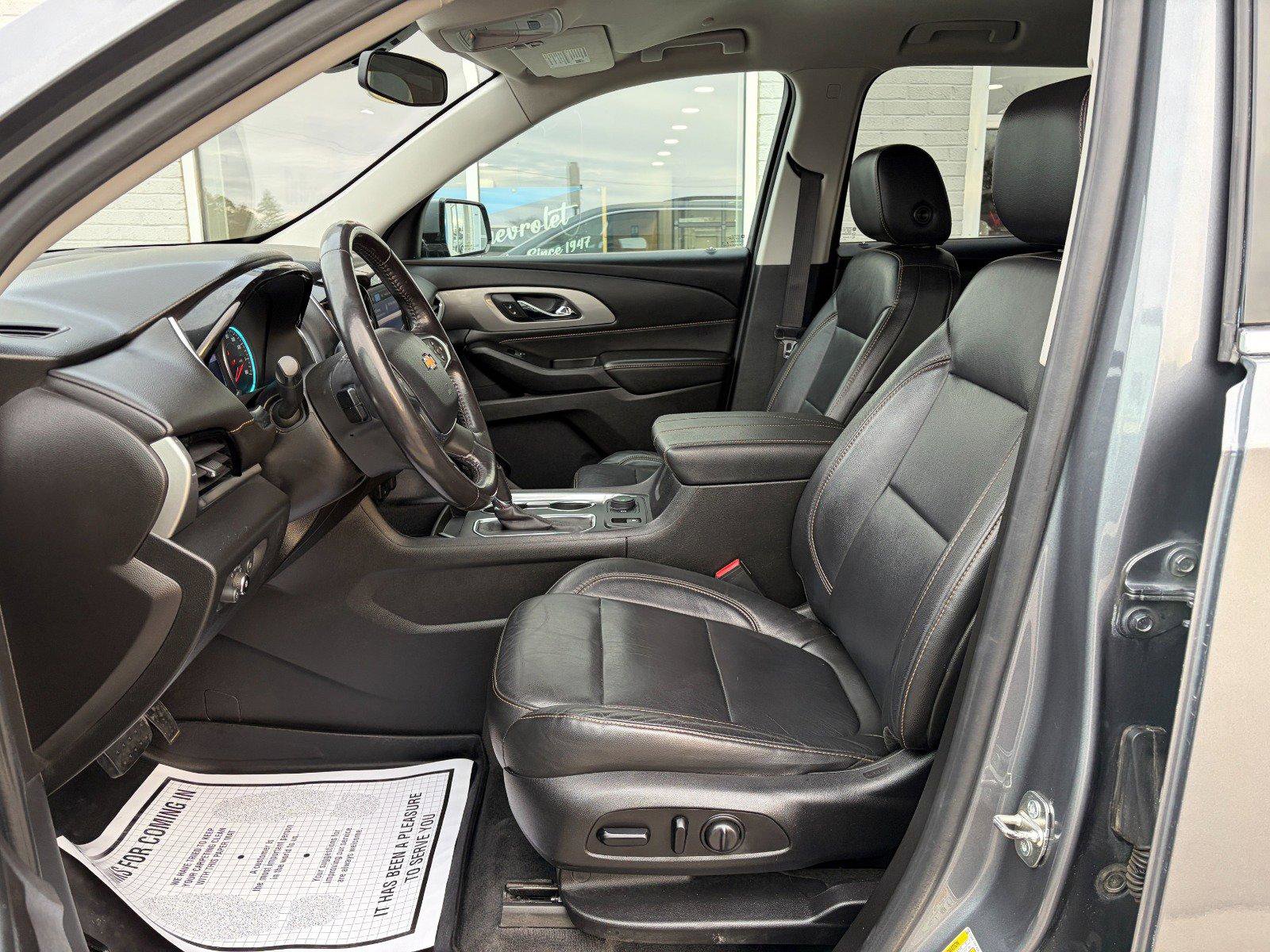 Used 2020 Chevrolet Traverse LT image 8