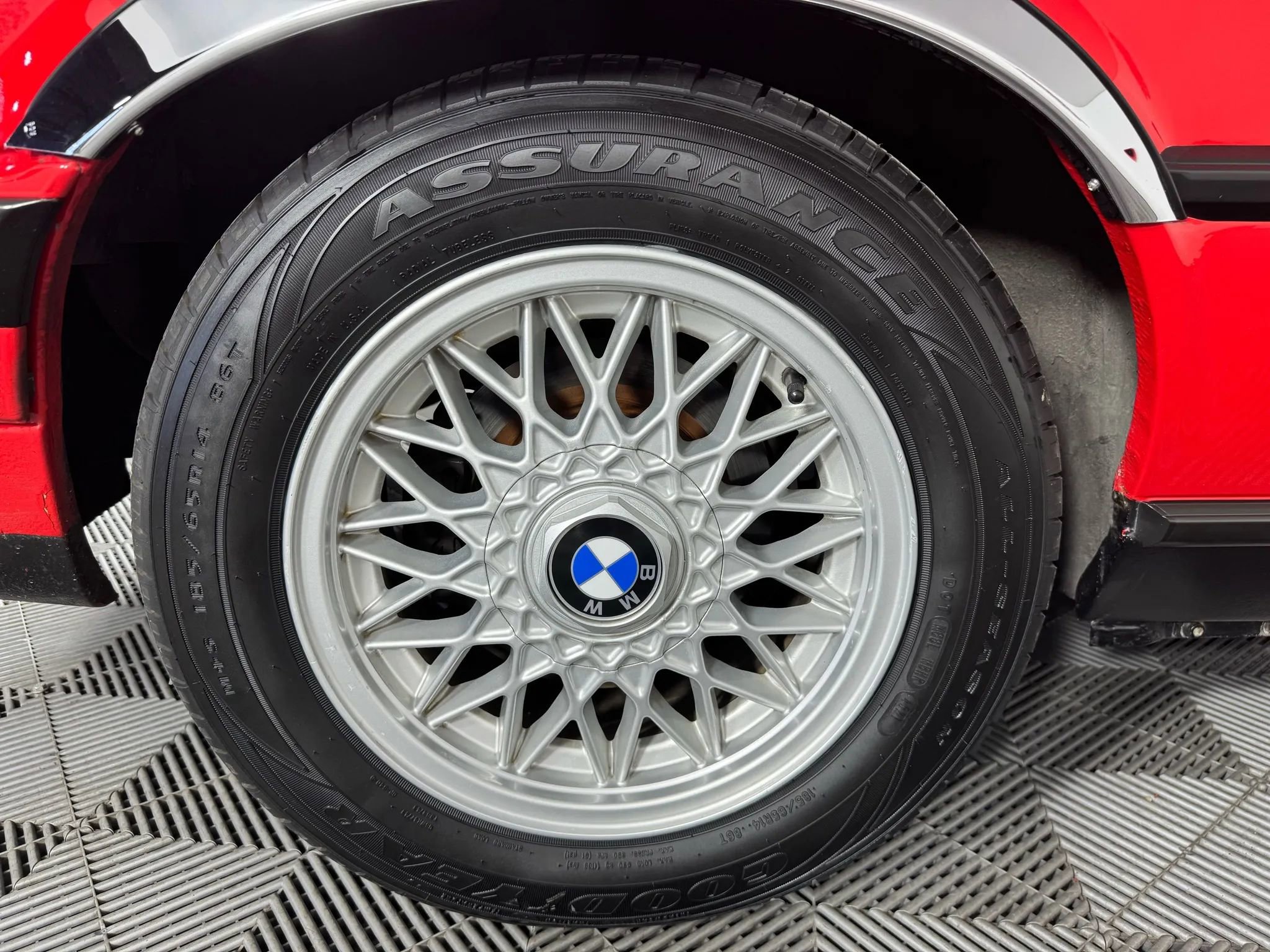 Used 1991 BMW 325i Convertible RWD image 49