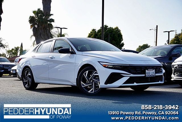Used 2025 Hyundai Elantra SEL FWD image 1