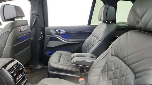 Used 2026 BMW X7 xDrive40i w/ M Sport Package AWD/4WD image 33